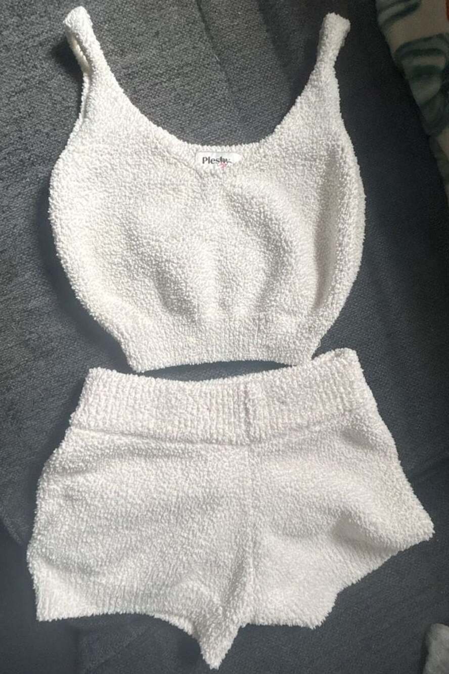 Pleshy Cozy Set Size M White Fuzzy Knit Tank Top Shorts Set
